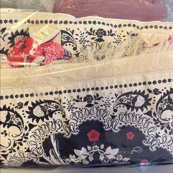 Agua Bendita Black and Red Patterned Tote - Picture 7 of 9